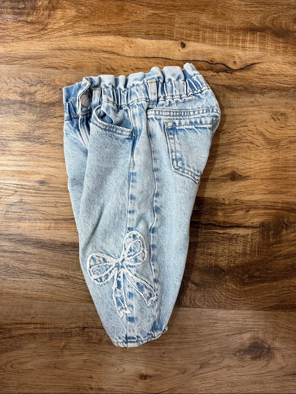 Baby GAP Girls Light Blue Denim Horseshoe Barrel Jeans with Bow Embroidery